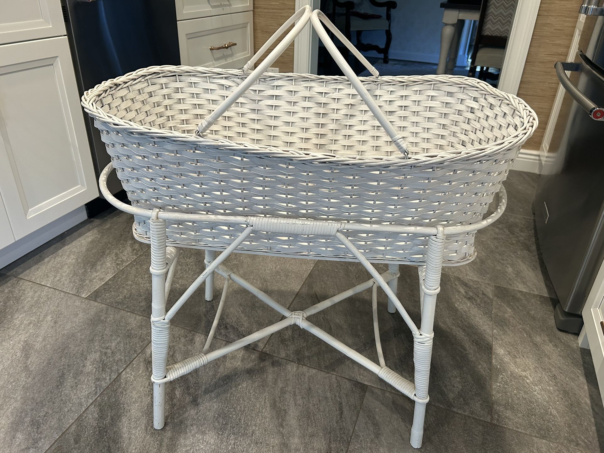 Wicker And Rattan white Bassinet