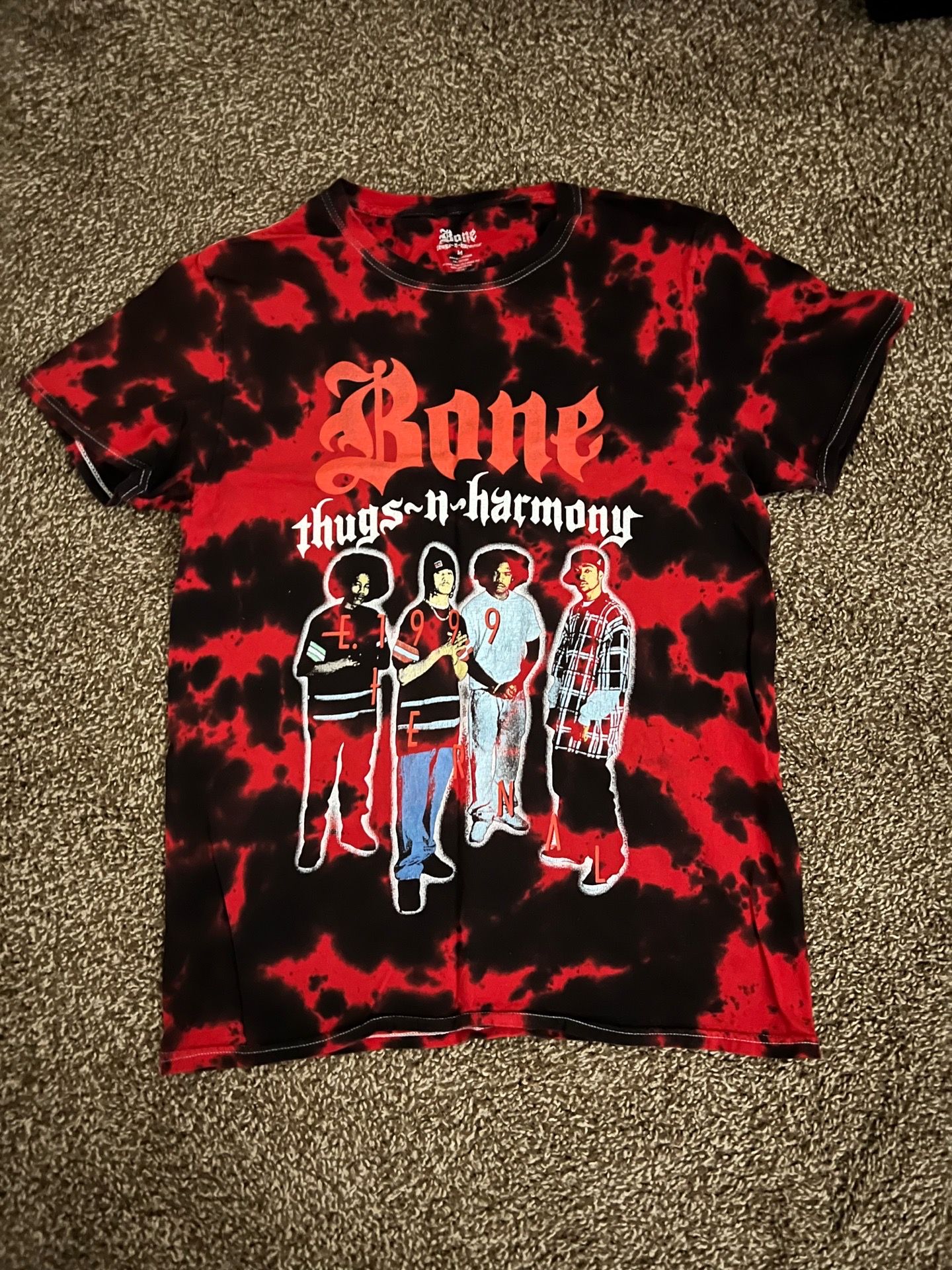 FASHION NOVA GRAPHIC TEE