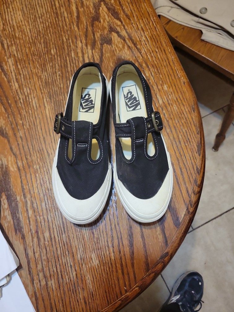 VANS STYLE 1993 MARY JANE Size 6