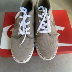 Nike Shoes Mens 9 Toki Low Skate Sneakers 