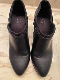 G.H. Bass & Co. Size 7 Black Leather Ankle Booties