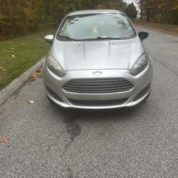 2015 Ford Fiesta