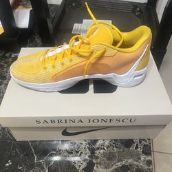 Basketball Sabrina shoes