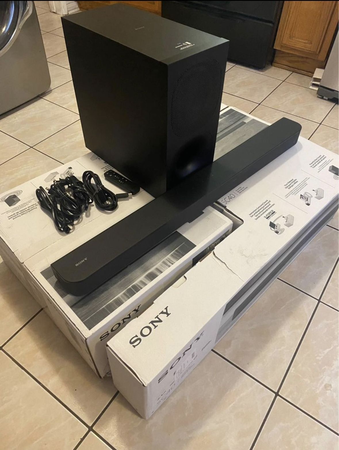 Sony HT SC40 - Sound Bar Home Audio System w/ Sub Woofer
