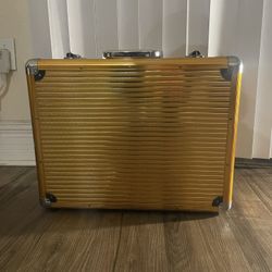 Barber Suite case