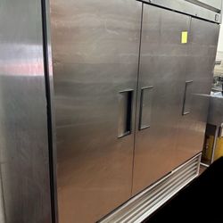 True Freezer / Refrigerator 3 Doors ( Commercial)