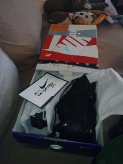Slightly used size 8.5 air vapormax evo