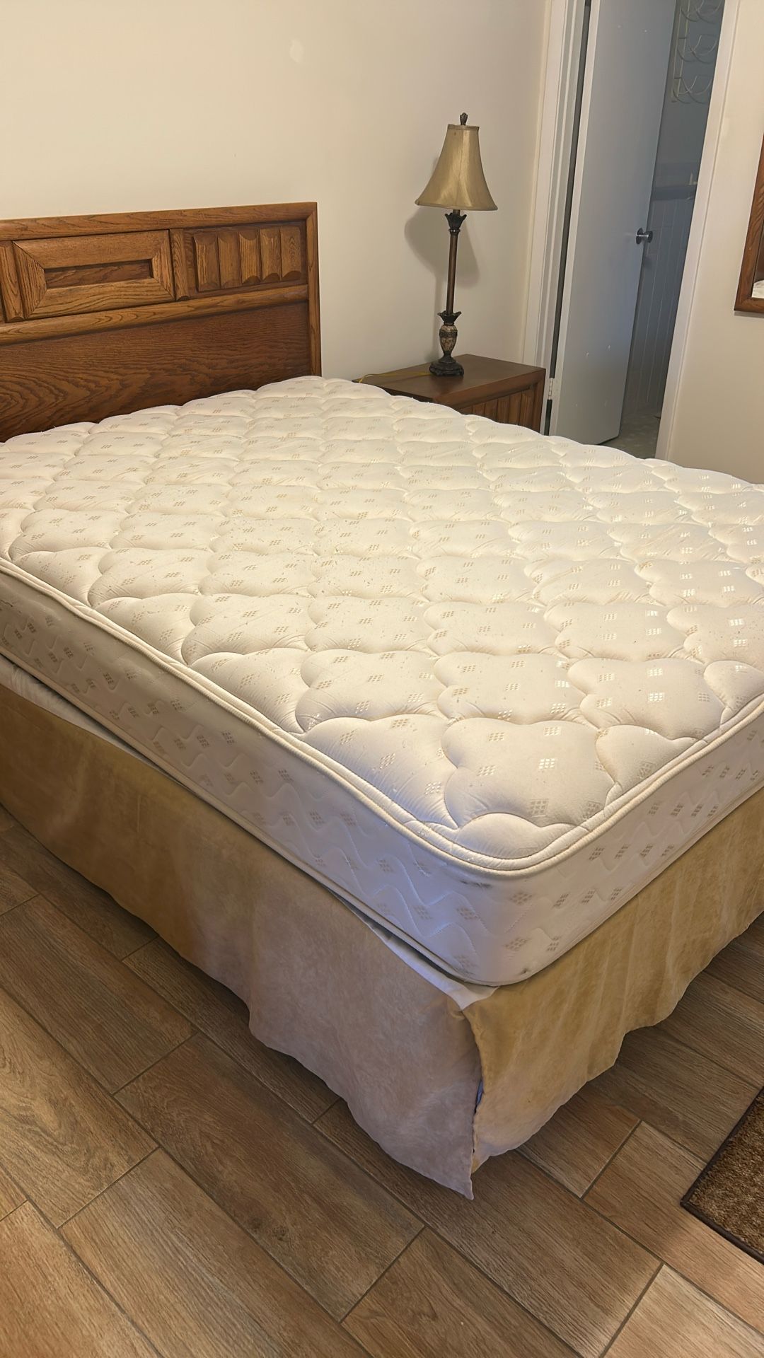 Queen mattress excellent condition by accident the Valencia model. Any offer will do otherwise Salvation Army comes tomorrow.