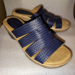 White Mountain Rialto Navy Platform Sandals Size 8