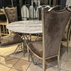 Dinning Table With 5 Chairs