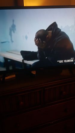 TCL 32 INCH Roku smart TV