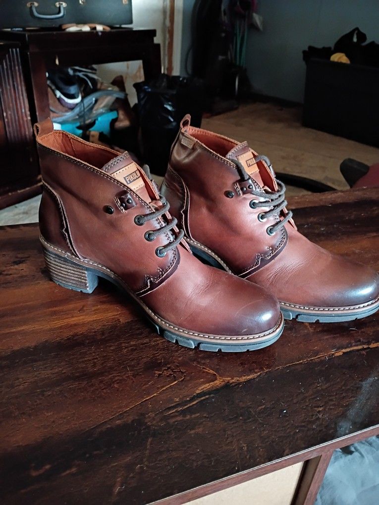 Woman's Boots