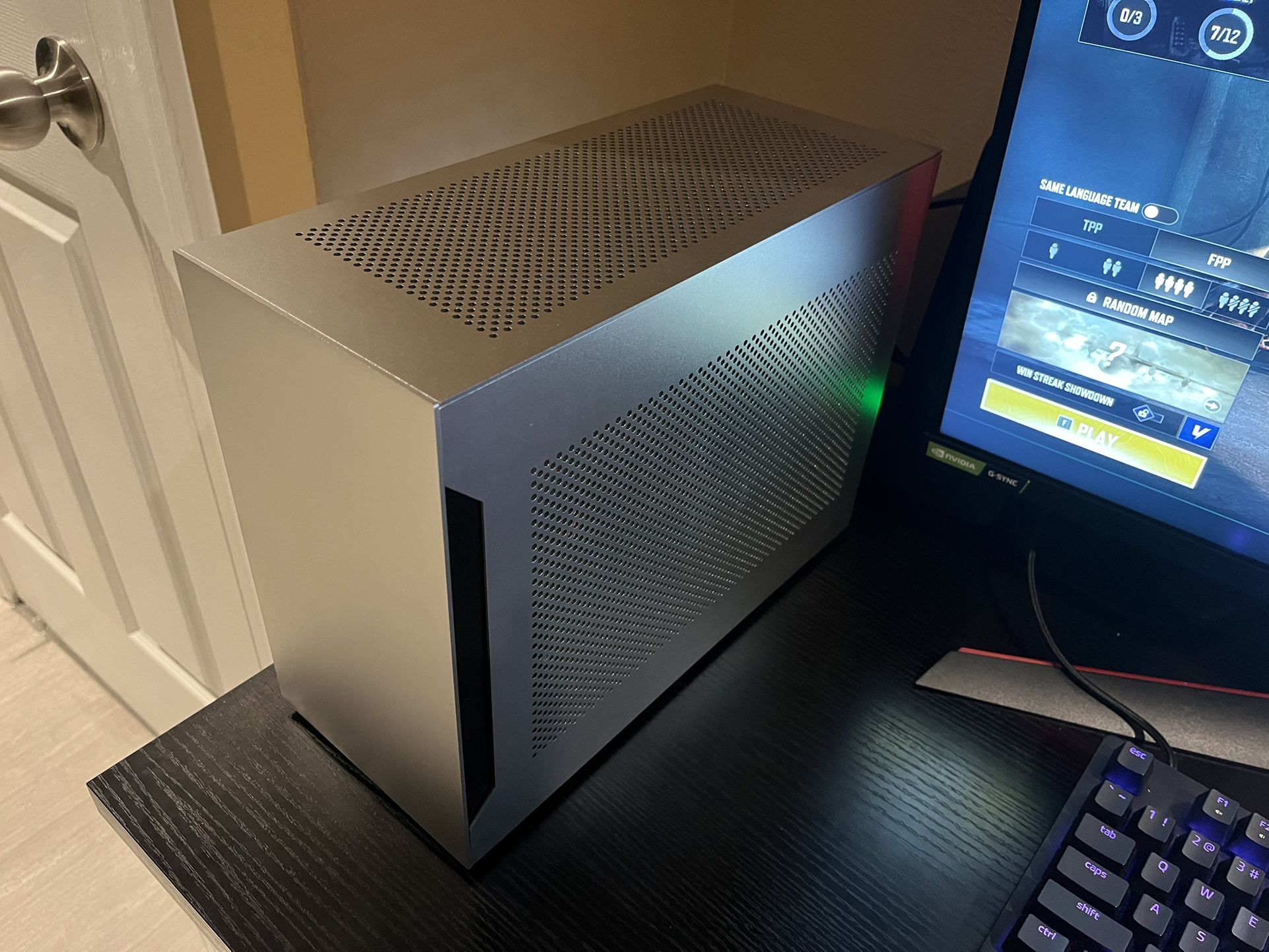 Liam-Li Dan Case A4-H20 ITX Gaming PC