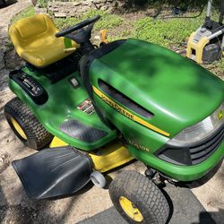 John Deere LA105 42” Riding Lawn Mower 18hp Low Hours 