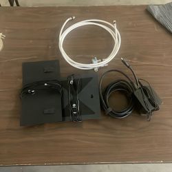 2 Antennas, 1 Netgear And Cable