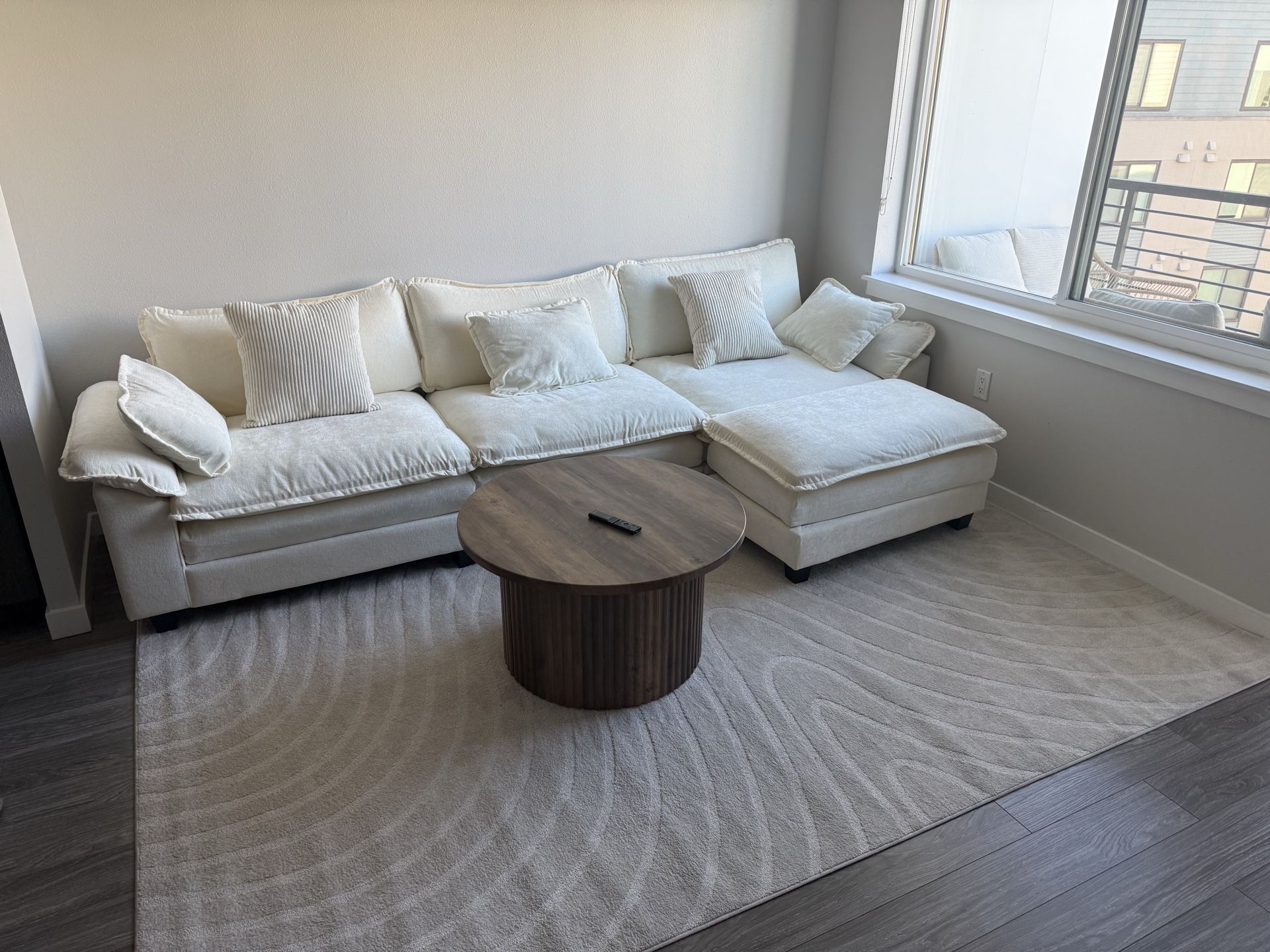Sectional Sofa w/ Ottoman - Great Condition