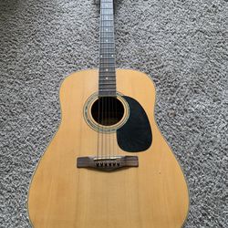 Mitchell MD100 Acoustic Guitar