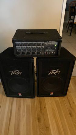 Peavey  xr560poweredmixer and peavey speaker