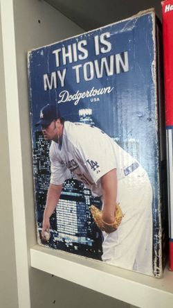 2010 Los Angeles Dodgers Jonathan Broxton promotional bobblehead box