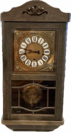 Vintage-Style Pendulum Wall Clock – Works Great!