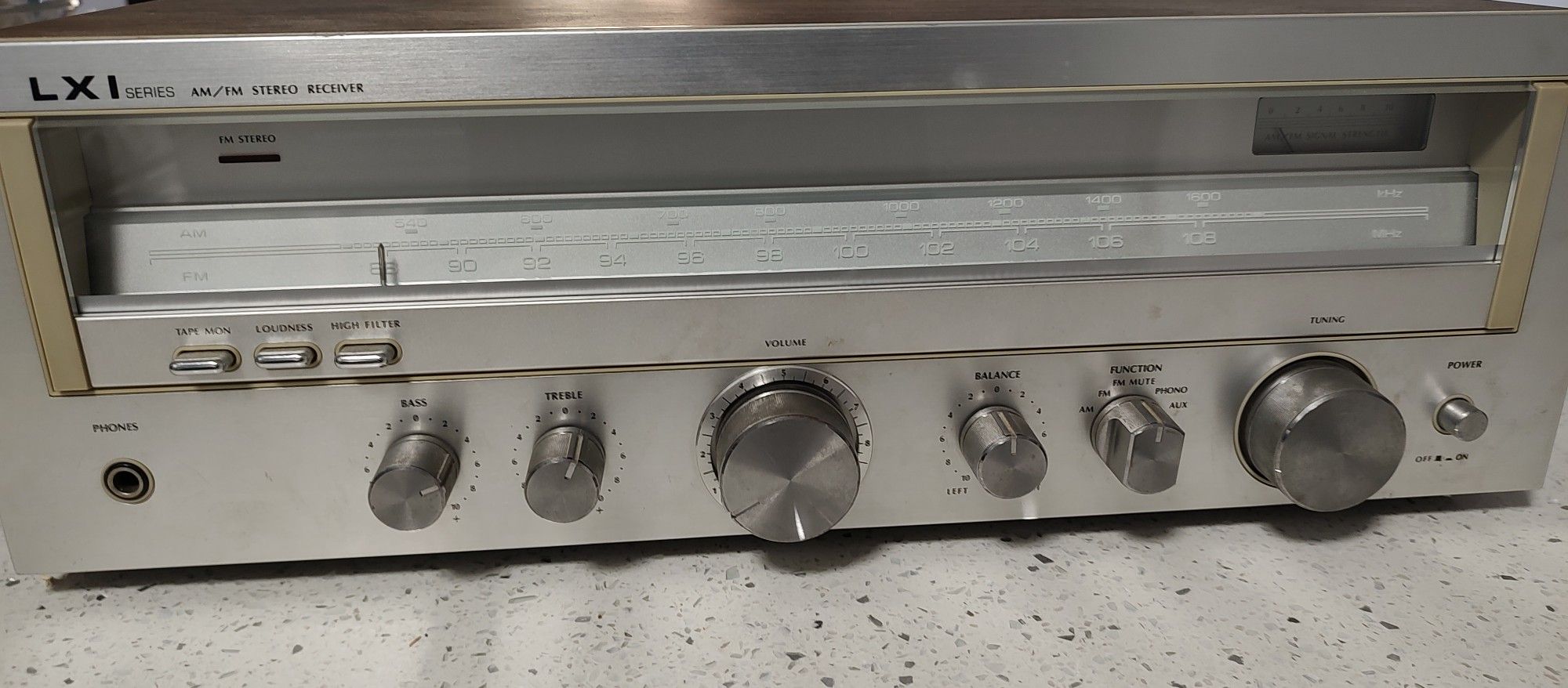 LXI Series Stereo Receiver Model No. (contact info removed) 1050