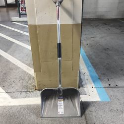 Snow Shovels 18" Brand New 
