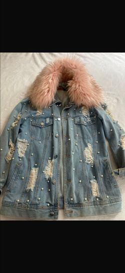 💗 Stylish Women’s Denim Jacket – Pink Faux Fur & Pearl Details