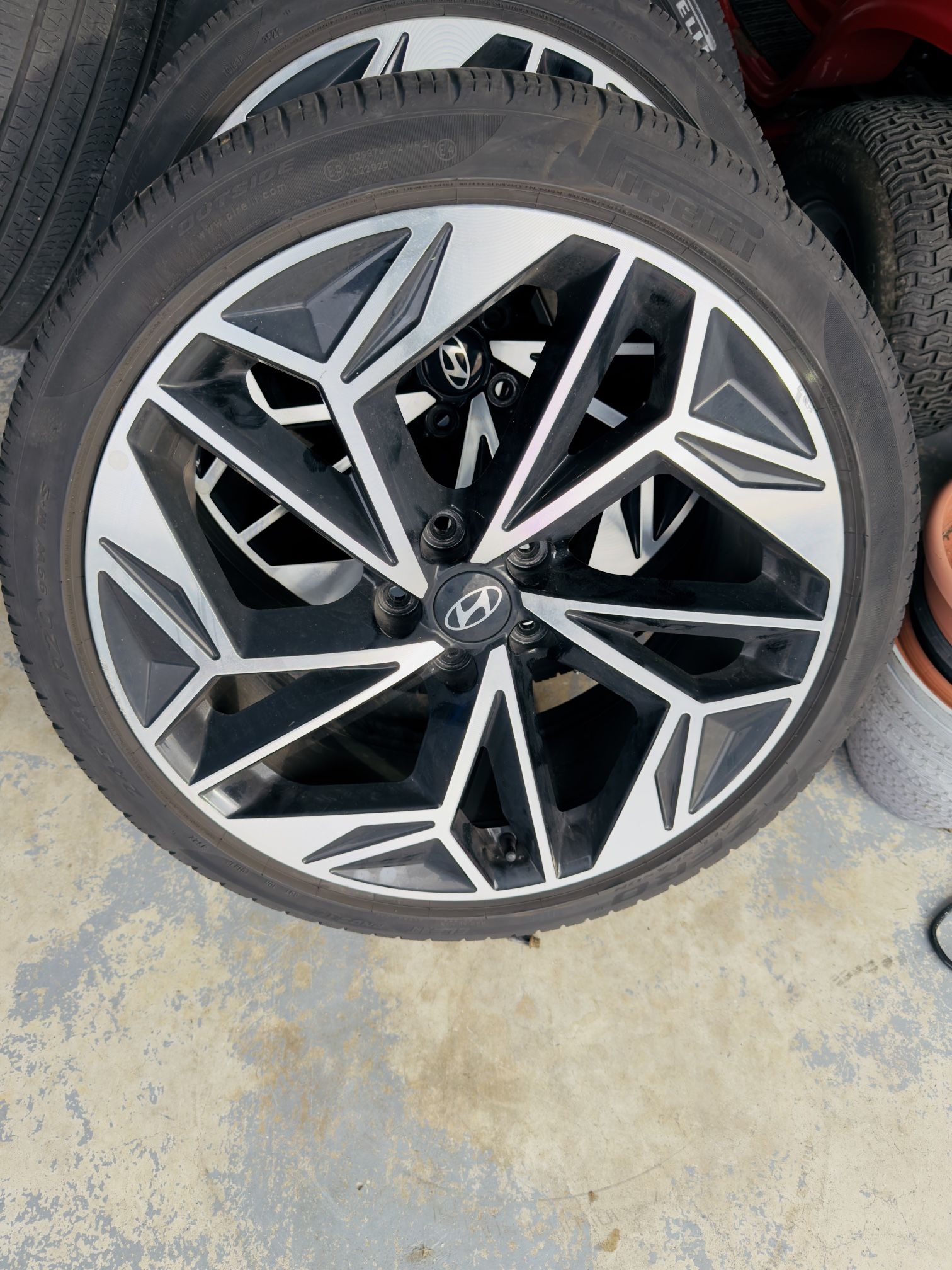 20” OEM Hyundai Ioniq 6 Wheels and Tires