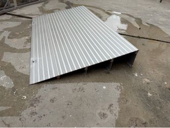 4-1/4" H Silver Spring Aluminum Modular Self-Supporting Threshold Ramp