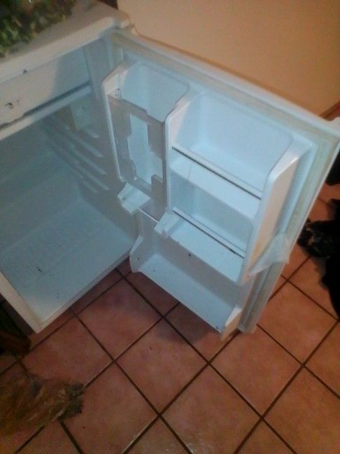 Kenmore Mini Fridge Price Negotiable 