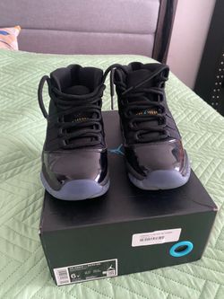 Jordan 11 Gamma’s size 6Y