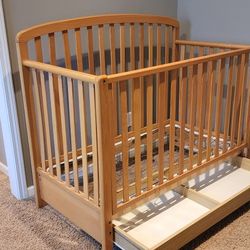 Baby Crib With undershelf
