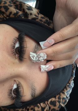 Lash clusters