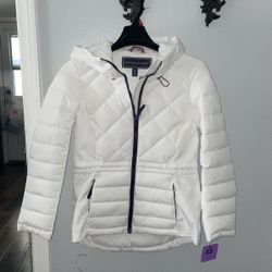 Tommy Hilfiger**
