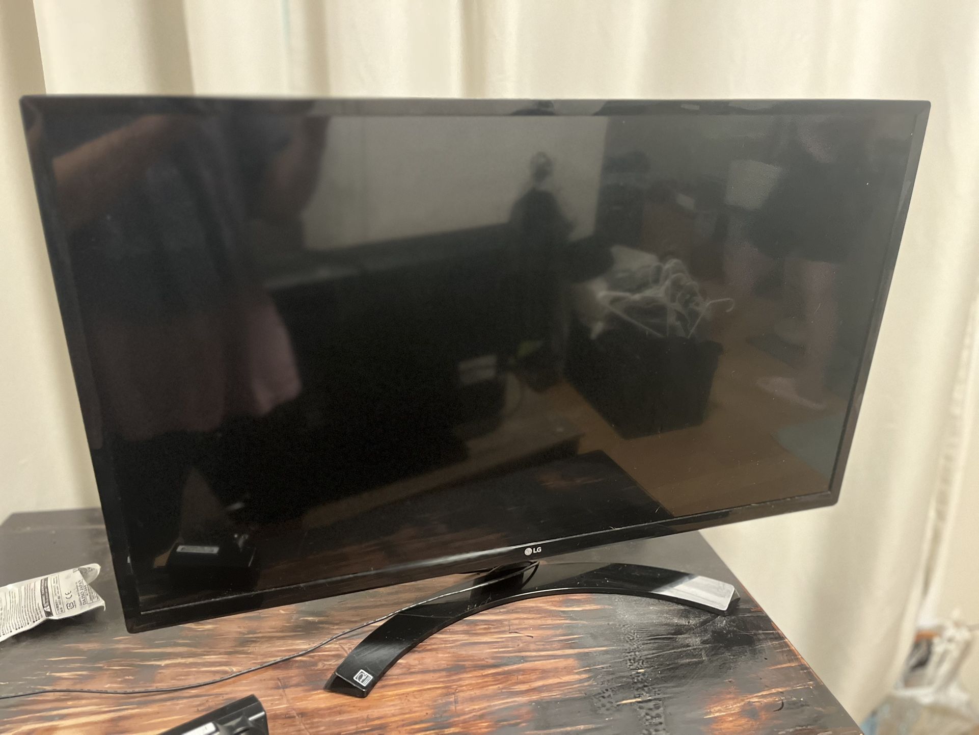 LG 32MA70HY-P 32-Inch Full HD IPS Monitor