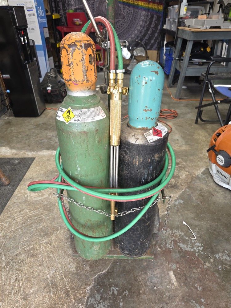 Acetylene Torch with Cart and 3 Bottles