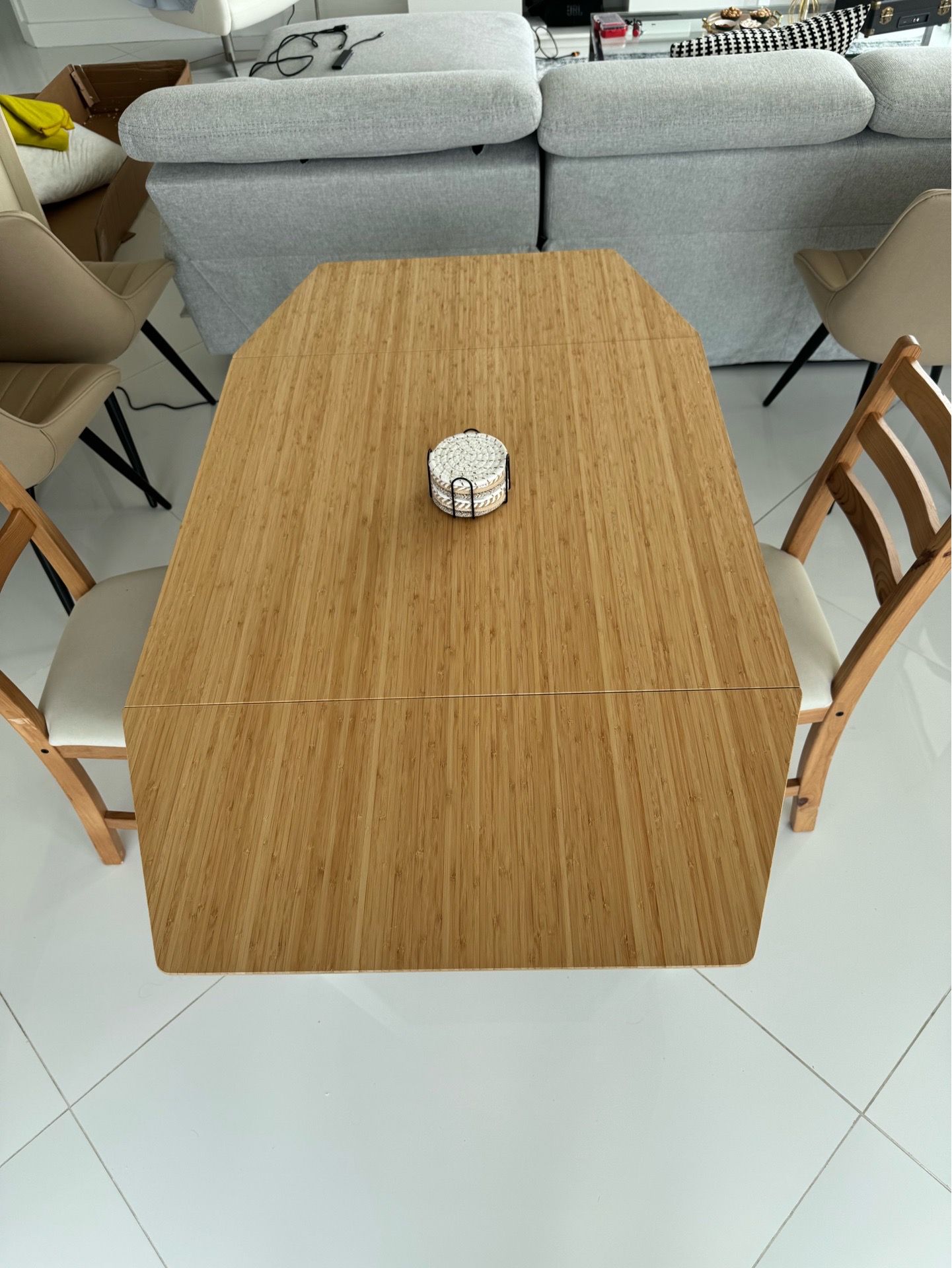 Expandable Table and chairs