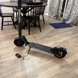 GO TRAX RIVAL SCOOTER