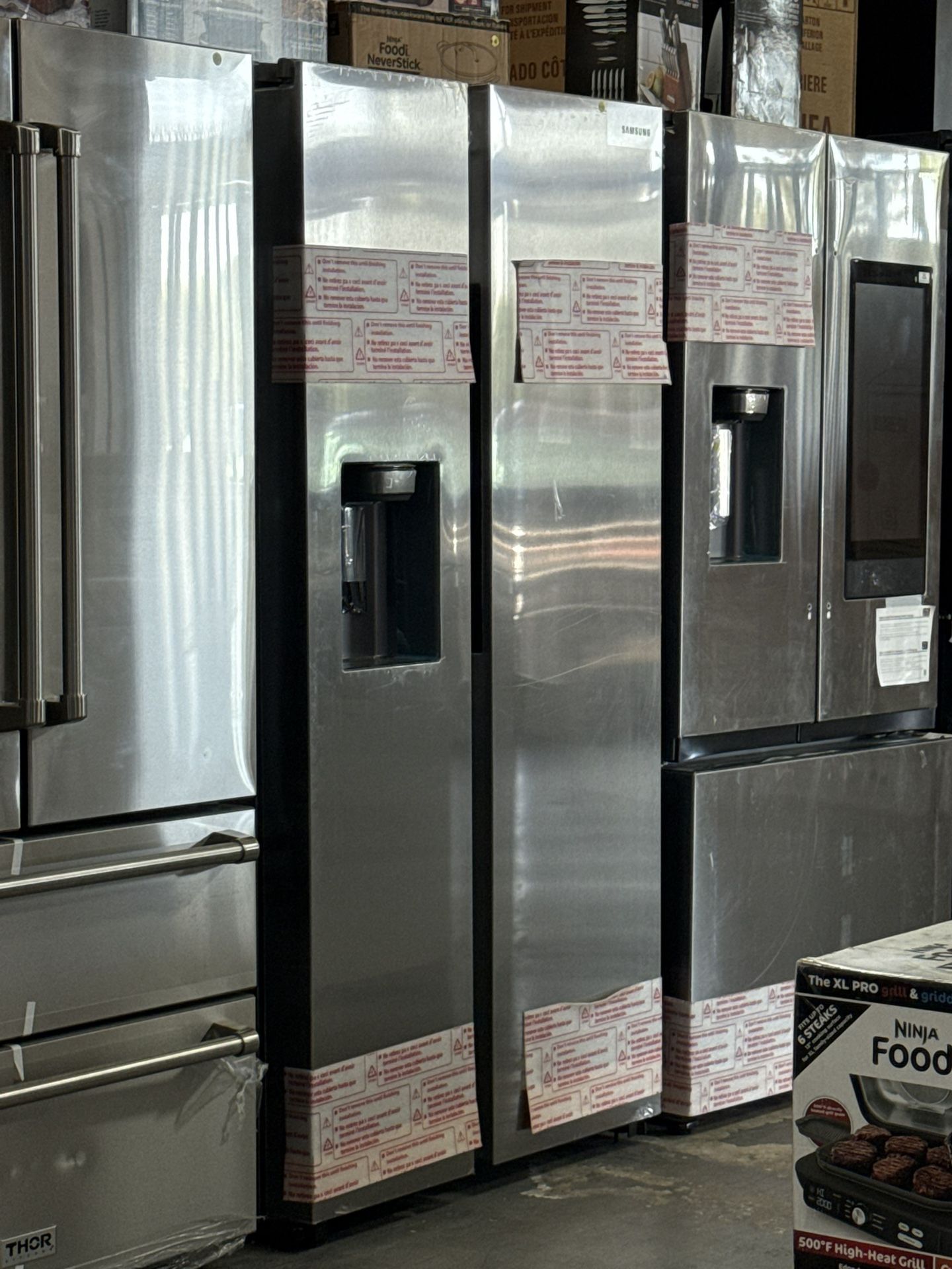 SAMSUNG 27 CUBIC FEET ULTRA CAPACITY SIDE BY SIDE REFRIGERATOR