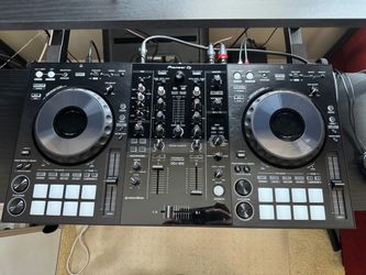 Pioneer DJ DDJ-800 Controller + Decksaver – Like New