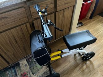 New knee scooter Used indoors