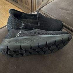 Women’s New Skechers Slip Ins 