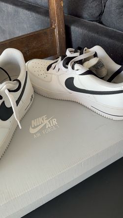 NIKE AIR FORCE 1 size 9.5 Men’s