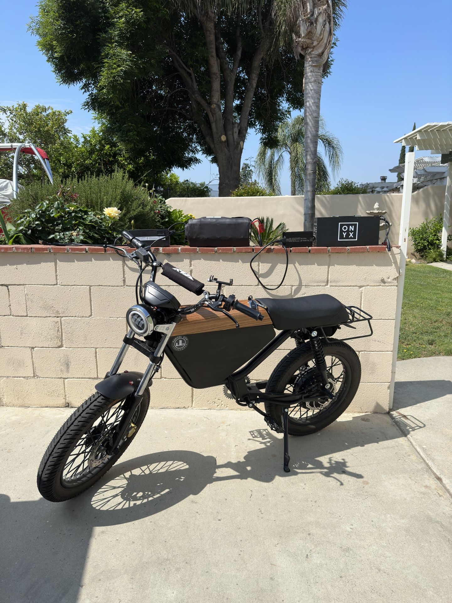 Onyx Rcr 55ah 10A Charger 2 BATTERIES OBO