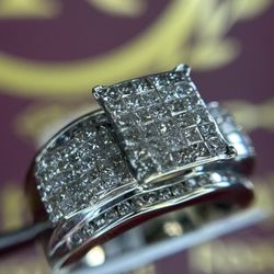 14K WHITE GOLD DIAMOND RING 