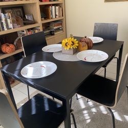 IKEA table With 4 Chairs 