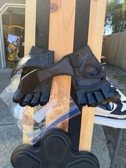 Cordless boxing machine/game