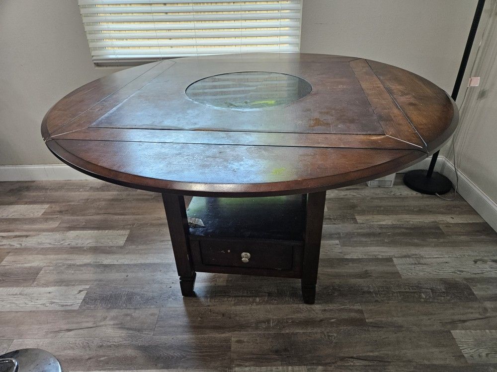 Extandable Round Dining Table