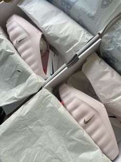 Nike Mind Pink Size 7 women’s