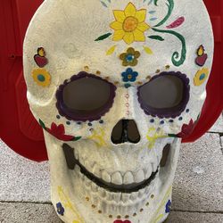 Skull Lights Up